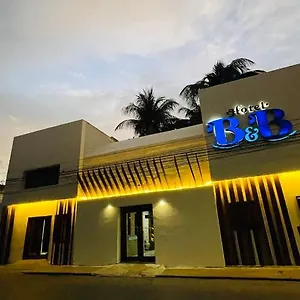 - 5th Avenue ***** Playa del Carmen